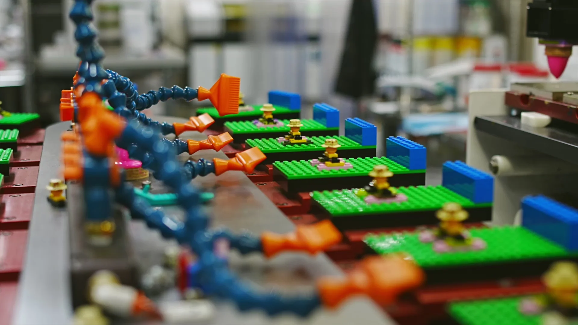 Custom Minifigures, Built Your Way